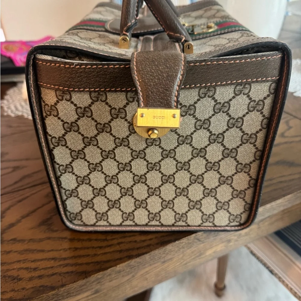 Gucci Beige GG Supreme Canvas Top Handle Bag with Green and Red Web - Picture 4 of 9